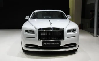 A 2016 Rolls-Royce Ghost displayed at Cobb Luxury Cars, highlighting its sophisticated style and premium craftsmanship.